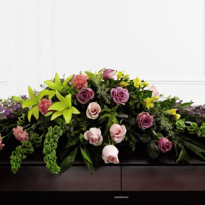 Arreglo Floral para Ataúd "Amado por Siempre"